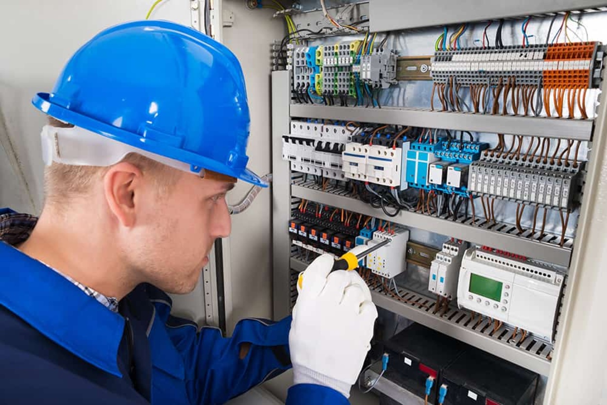 Elektroniker für Energie- und Gebäudetechnik (m/w/d) bei Elektrodienst Richter in Reichertshofen